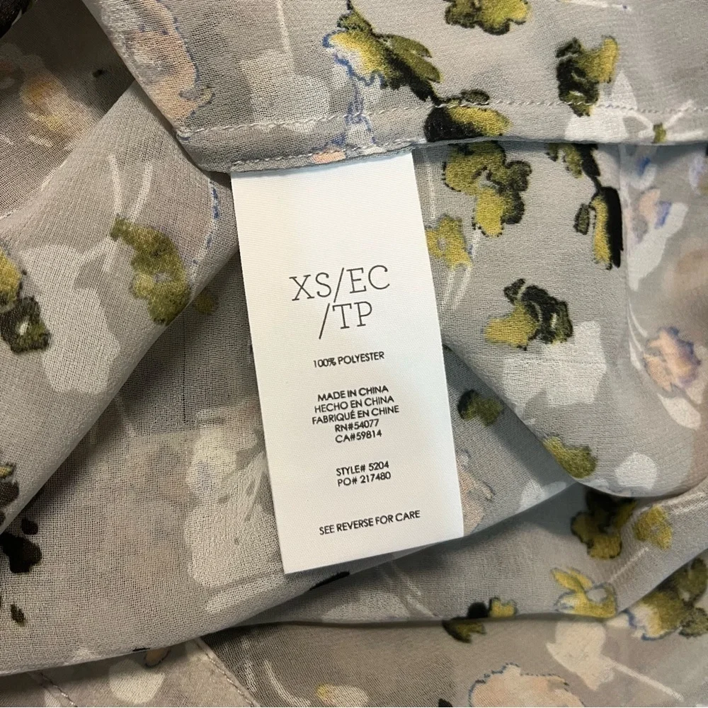 CABI Matinee Sheer 3/4 Sleeve Blouse Floral Gray #5204, size XS - Picture 10 of 12